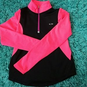 Girls long sleeve athletic shirt size 6